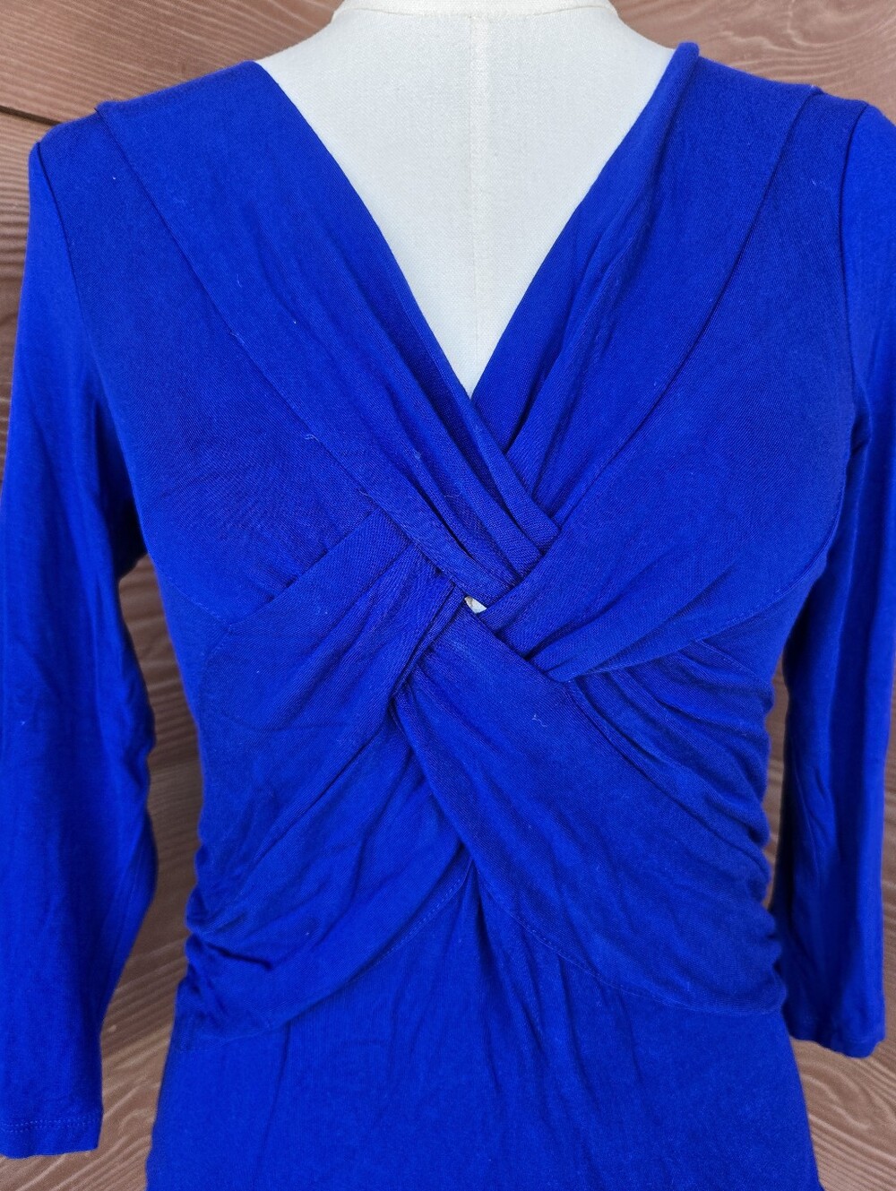 Cable & Gauge Royal Blue Twist‑Front V‑Neck Top – Women’s Size Medium - Picture 2 of 15
